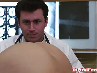 বড় সুন্দরী বাঙালি চোদা চুদি মহিলা